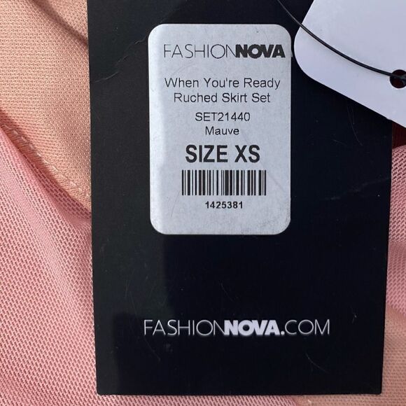 Fashion Nova Flowey Peach Crop Top/Cami. Size XS. NWT - Picture 6 of 7